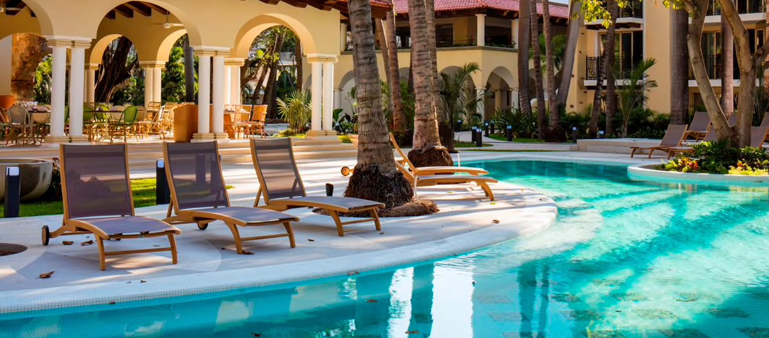 Hilton Puerto Vallarta Pool - Don&rsquo;t transfer points: It may be better to book an all-inclusive resort through your credit card portal